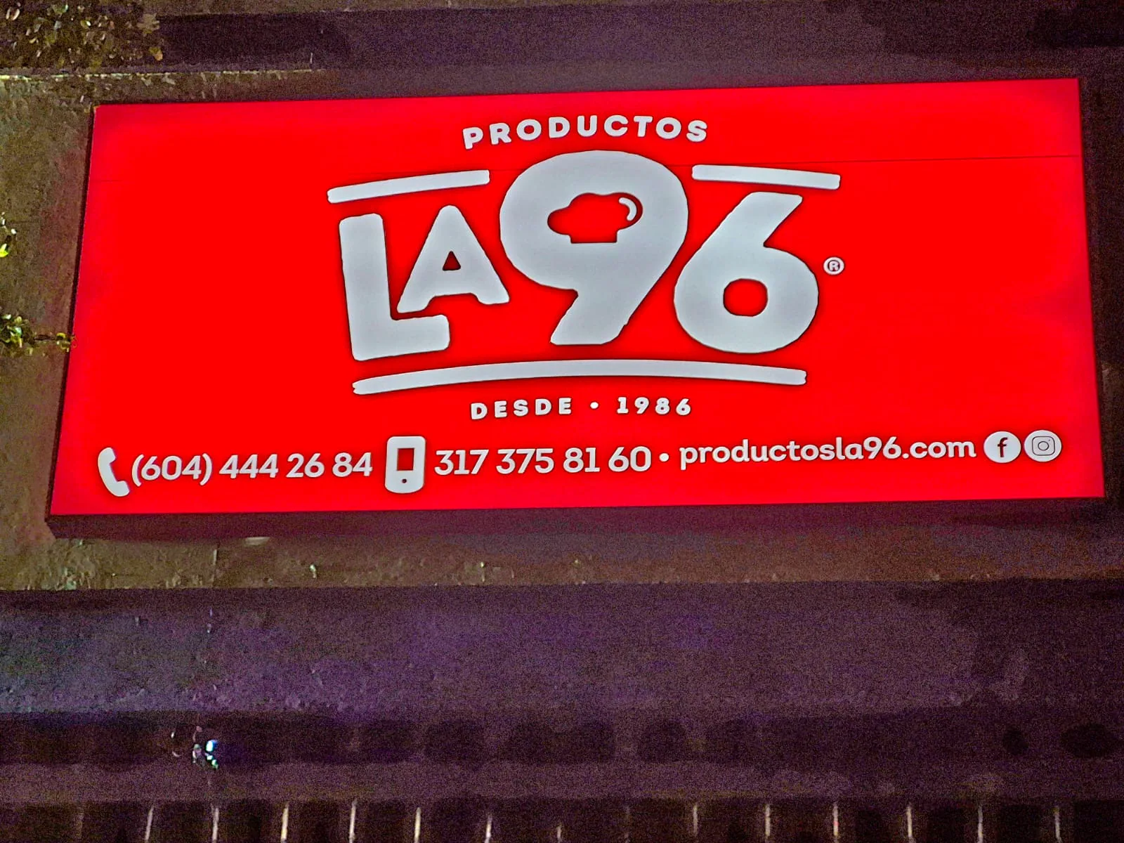 Caja de luz roja de Productos La 96