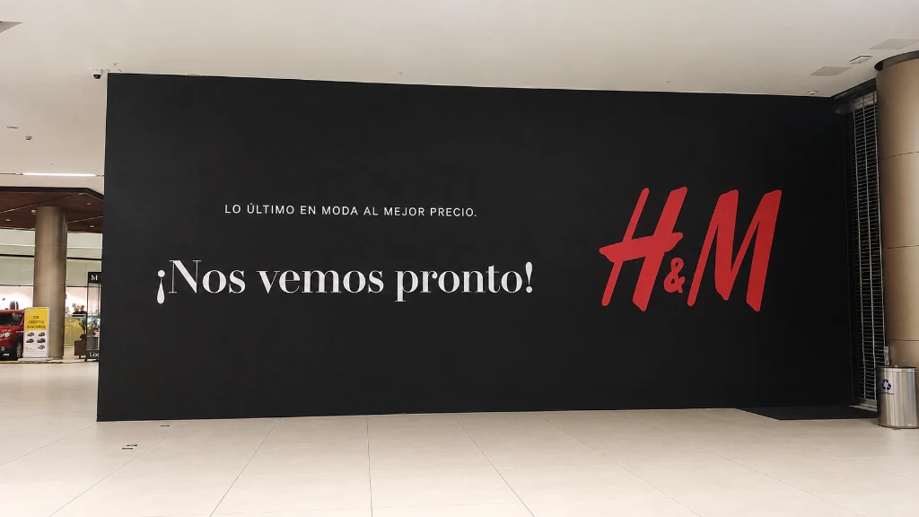 Cerramiento e impresión de gran formato para H&M